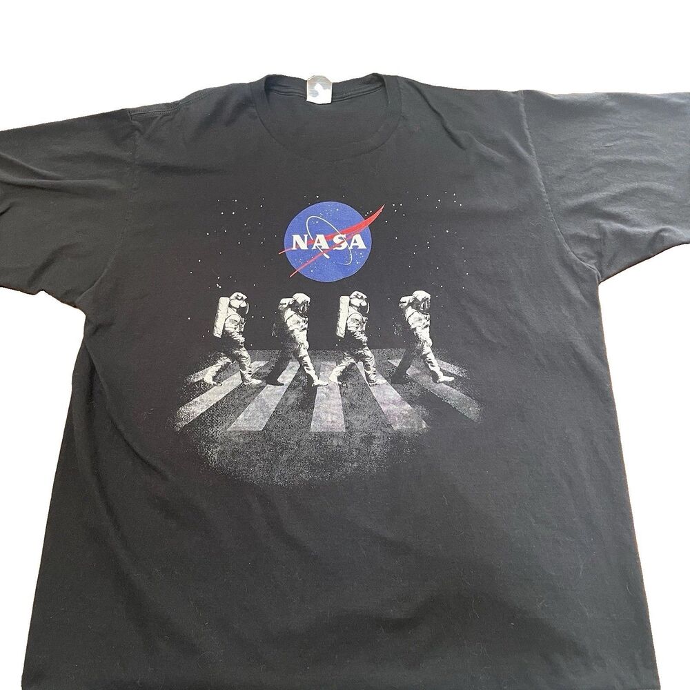 NASA Abbey Road T Shirt 2XL Black Astronaut Crossing Graphic Tee Gorpcore Retro